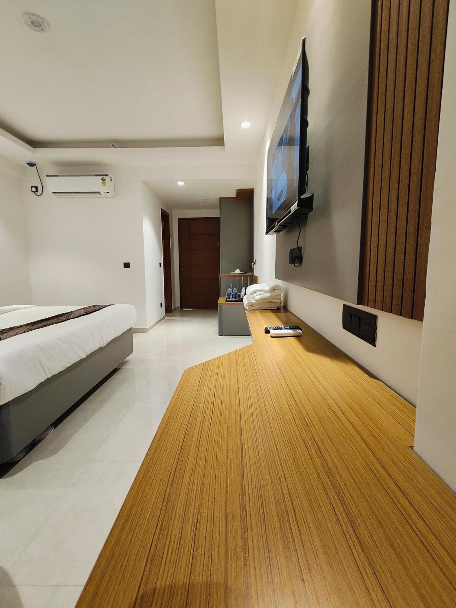Hotel Maple Tree - Near Ekana Cricket Stadium - Lucknow Ngoại thất bức ảnh