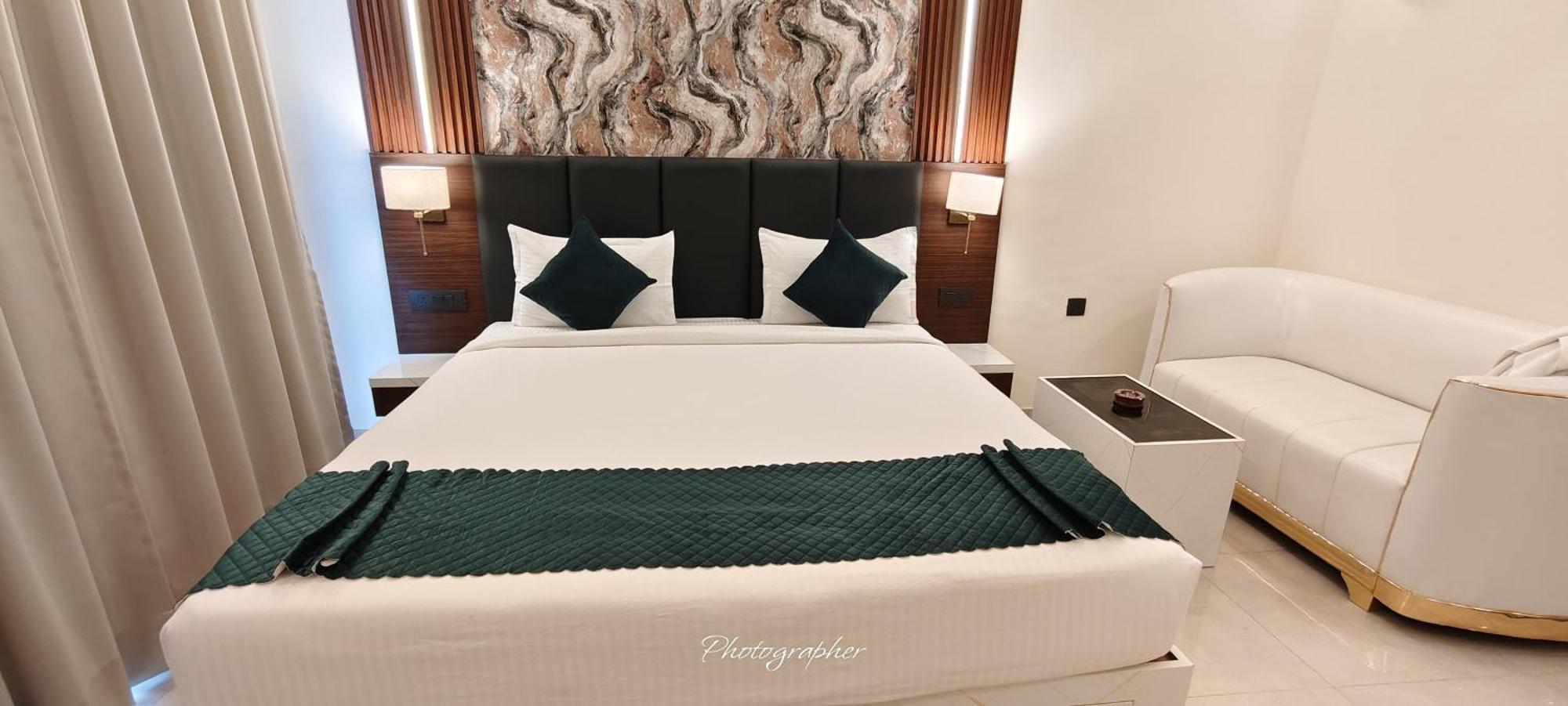 Hotel Maple Tree - Near Ekana Cricket Stadium - Lucknow Ngoại thất bức ảnh