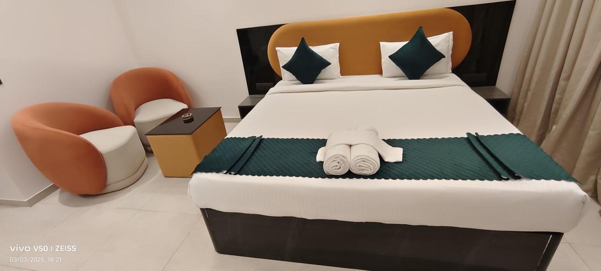 Hotel Maple Tree - Near Ekana Cricket Stadium - Lucknow Ngoại thất bức ảnh
