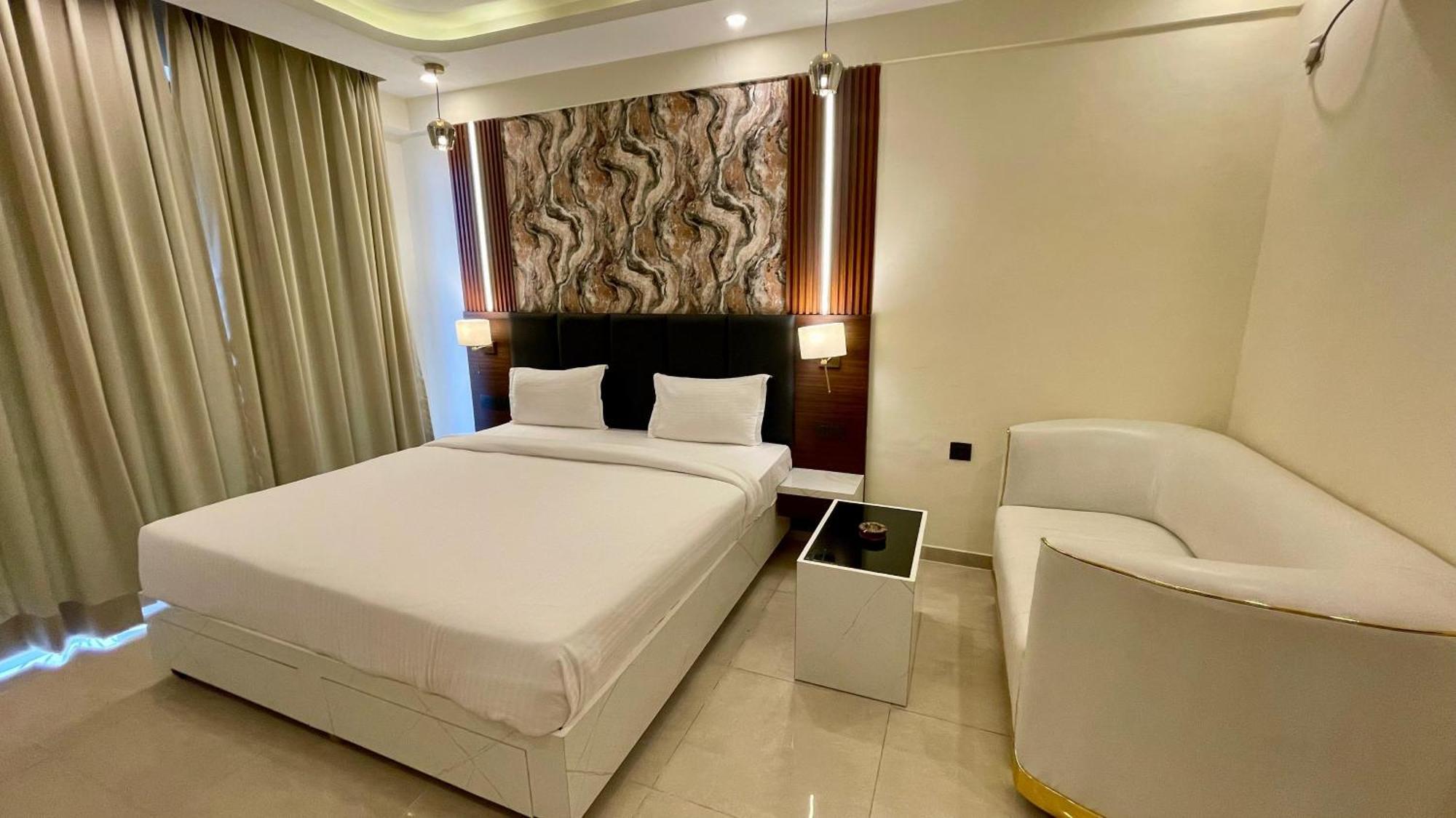 Hotel Maple Tree - Near Ekana Cricket Stadium - Lucknow Ngoại thất bức ảnh