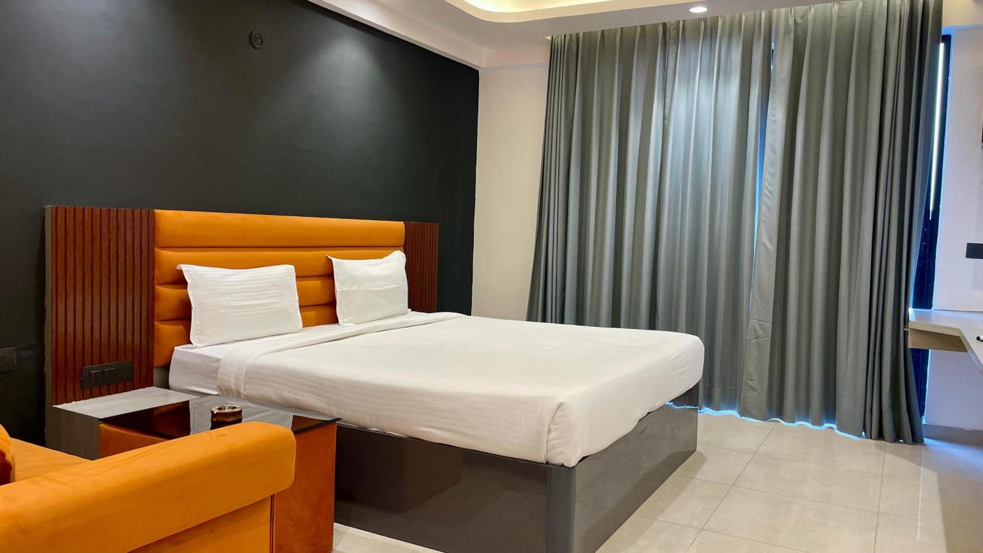 Hotel Maple Tree - Near Ekana Cricket Stadium - Lucknow Ngoại thất bức ảnh