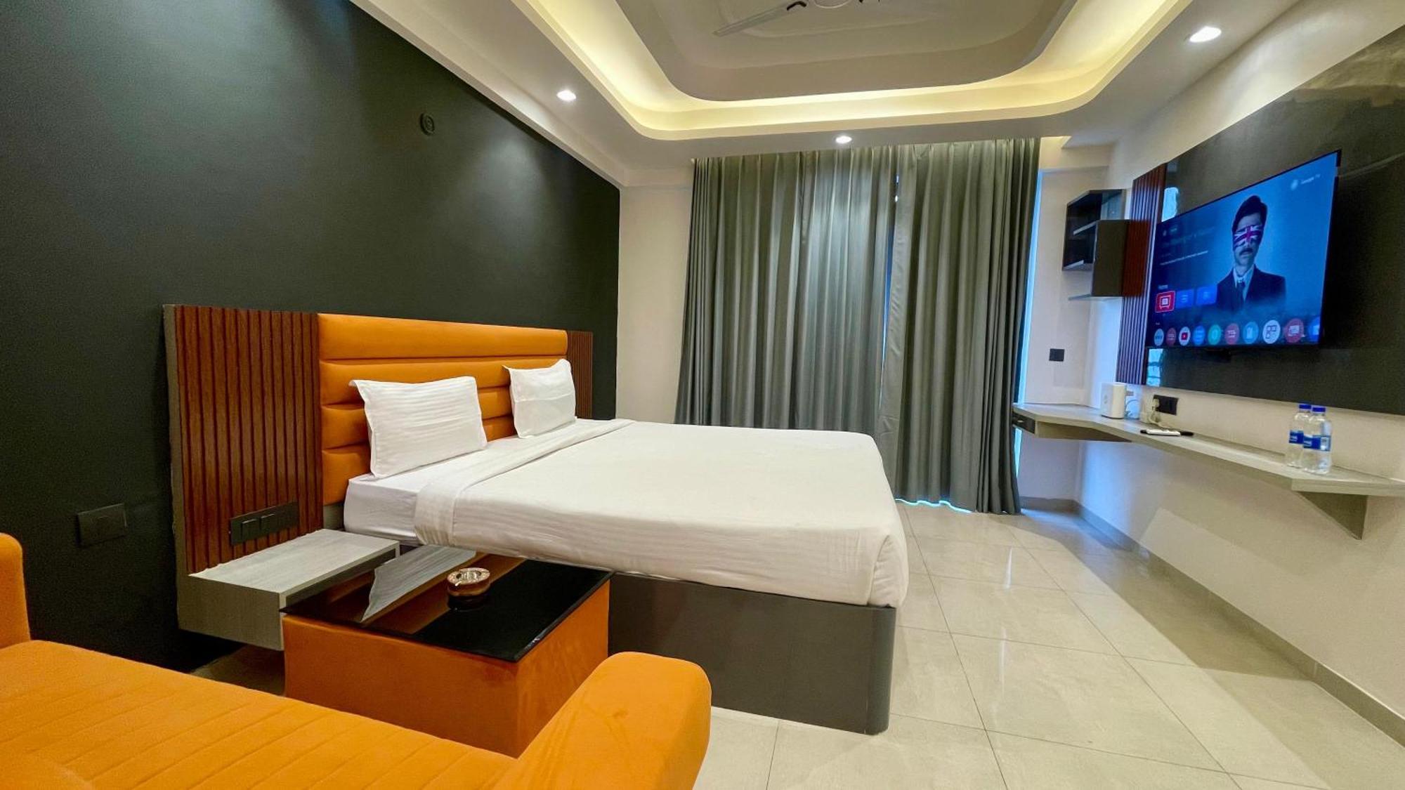 Hotel Maple Tree - Near Ekana Cricket Stadium - Lucknow Ngoại thất bức ảnh